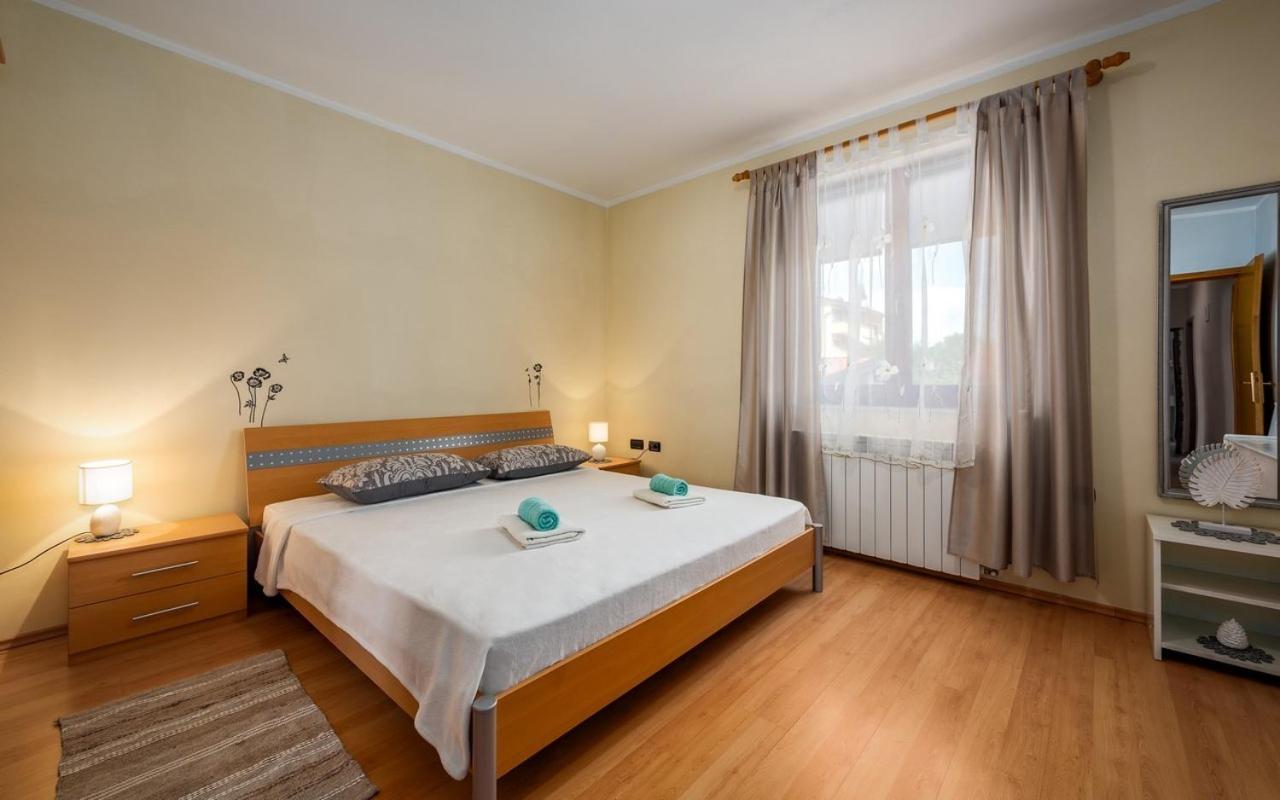 Iva House With Apartment Умаг Екстер'єр фото