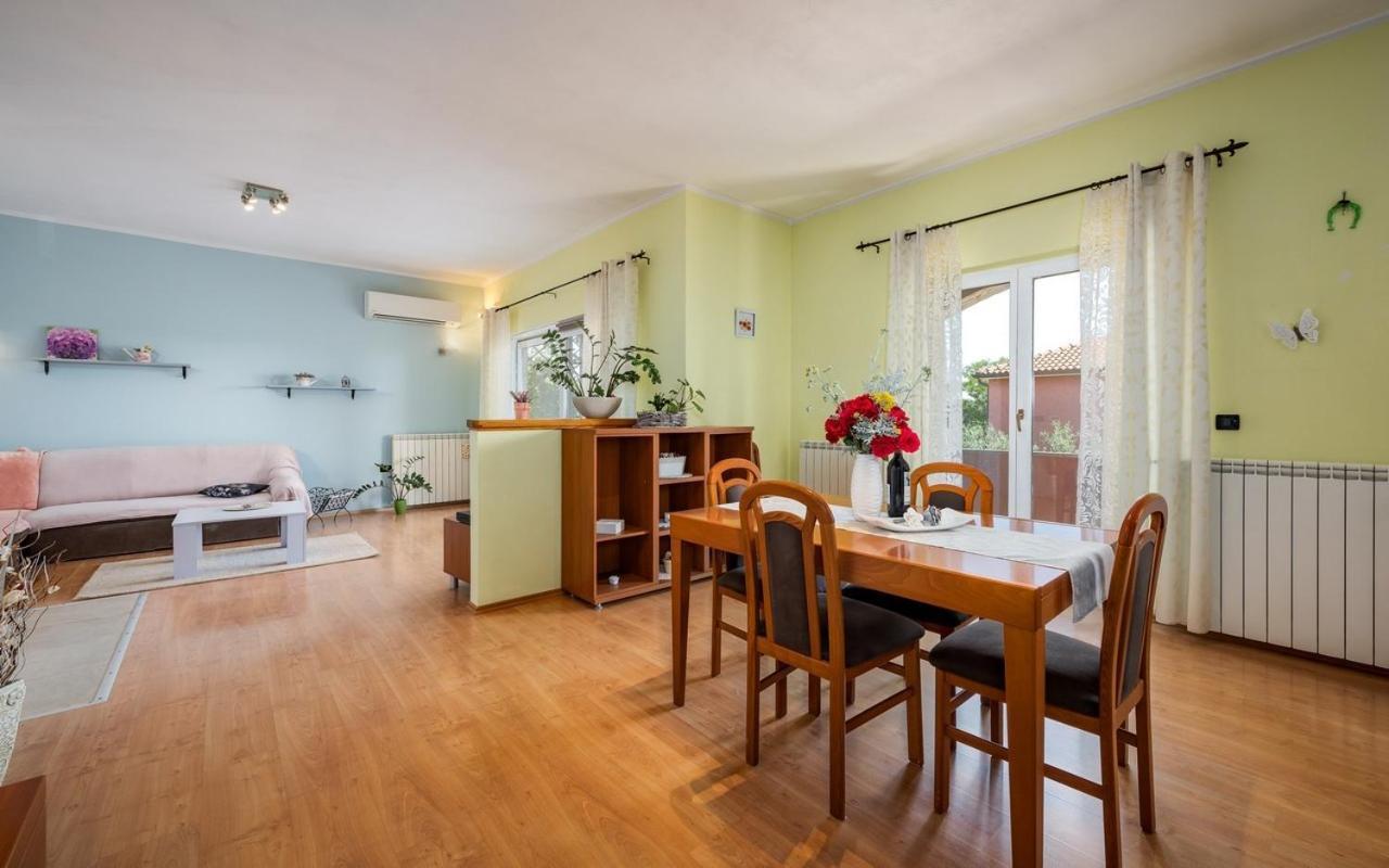 Iva House With Apartment Умаг Екстер'єр фото